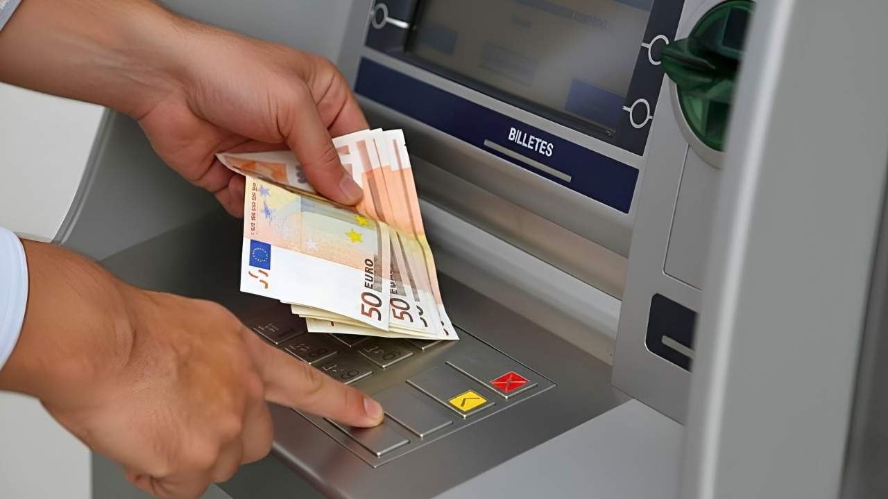 Pensión Bienestar de $6,000 pesos — quién cobra en enero y cómo registrarse